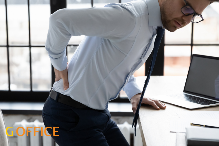 Đau lưng là một trong những triệu chứng phổ biến của hội chứng bệnh văn phòng